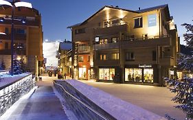 Levi Suites Unna Mannu
